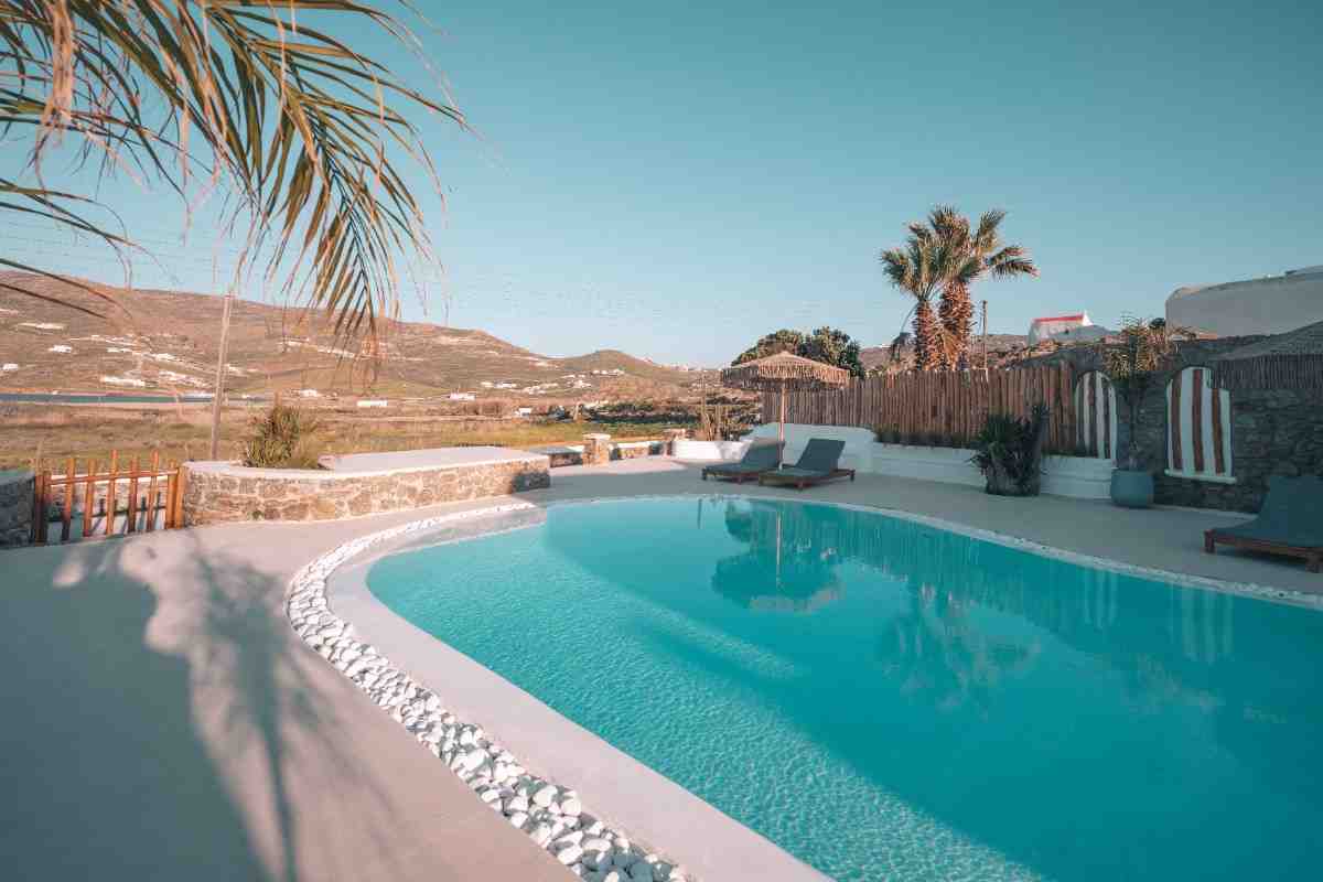 Villa vs Hotel in Mykonos — What’s Better?