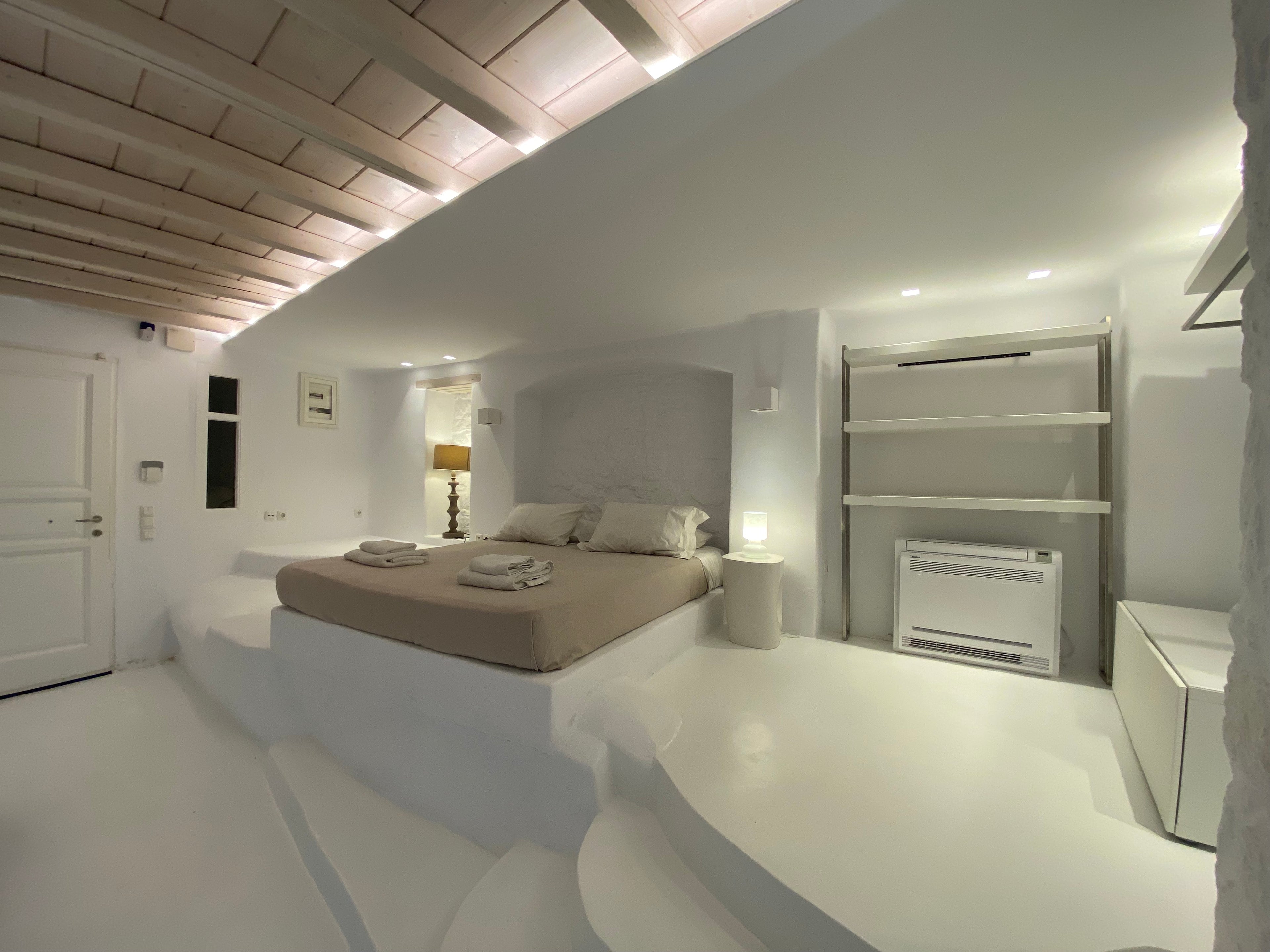 Alura Villa